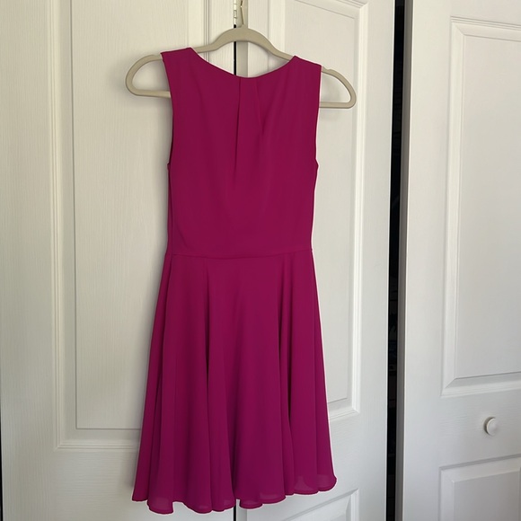 Express pink cranberry flowy dress size 0 - Picture 6 of 6